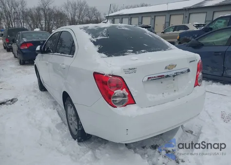 2015 Chevrolet Sonic Lt Auto z USA, uszkodzony, nr VIN 1G1JC5SH5F4161501